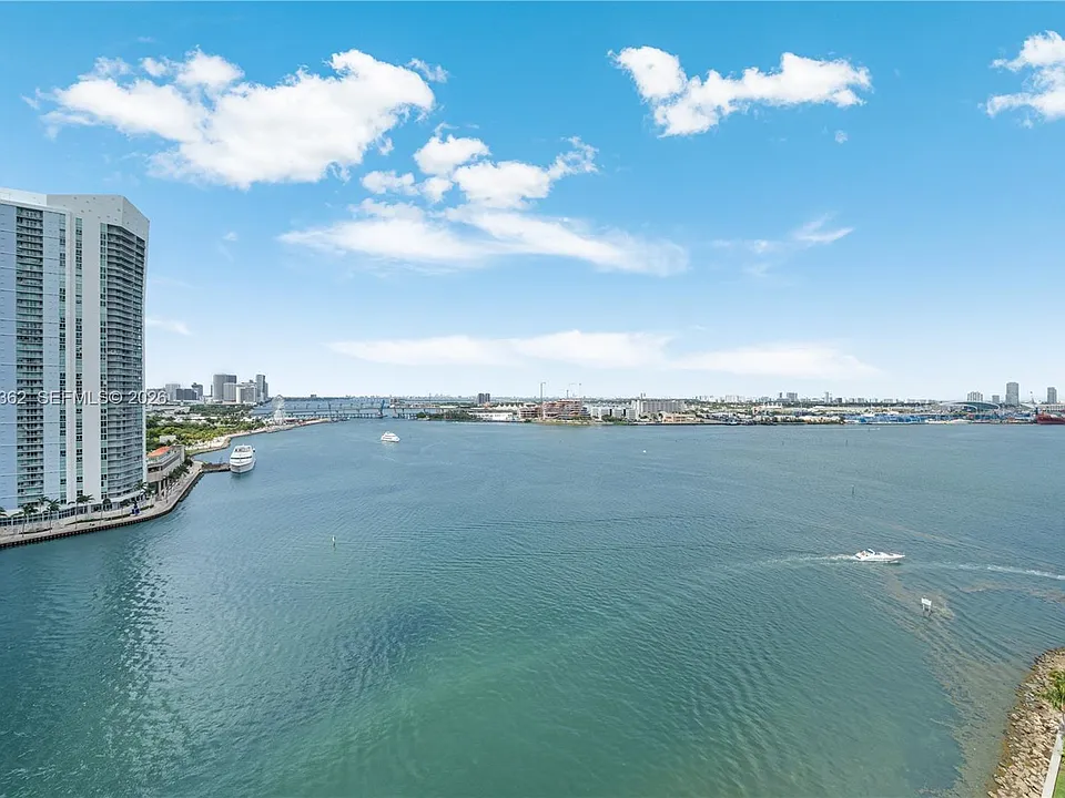 888 Brickell Key Dr #1612