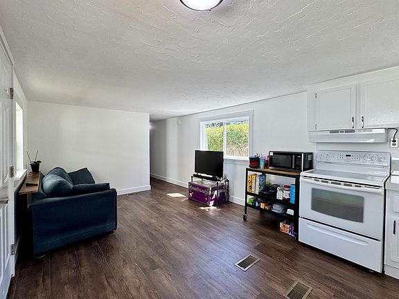 5th image of 5170 Grand Ave Space 31