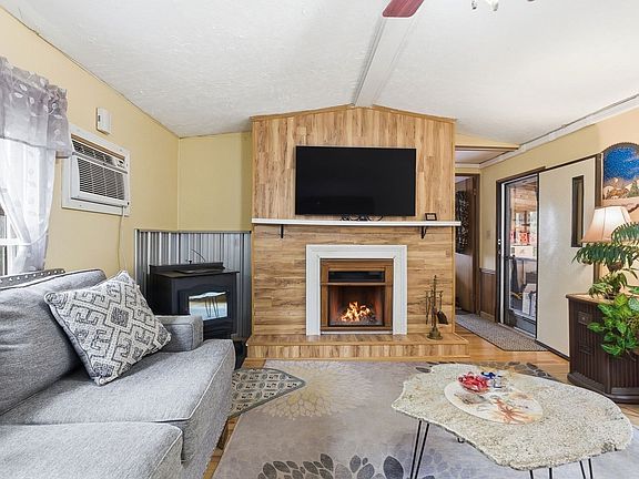 5th image of 30 Carriage Ln