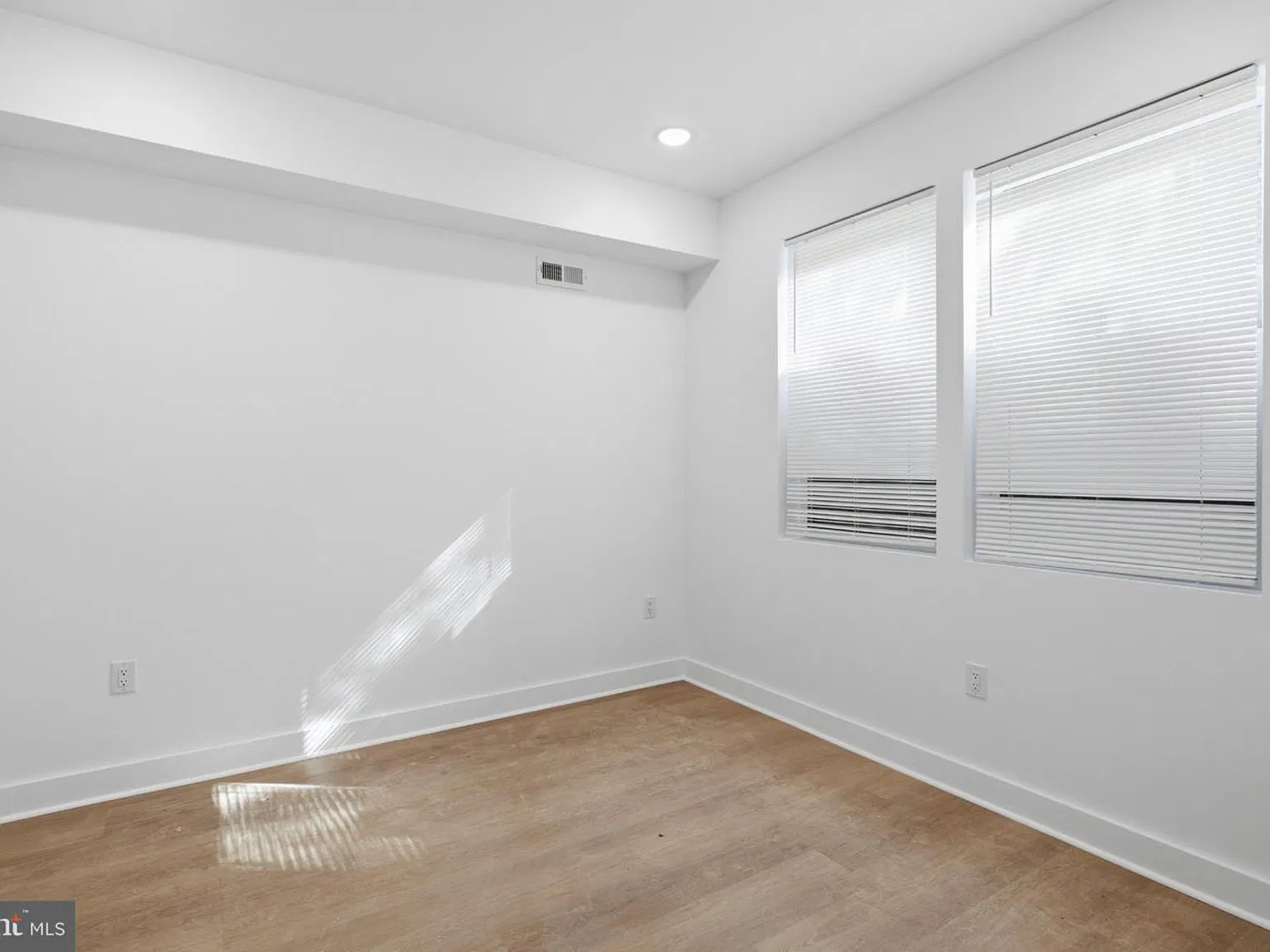 1230 W York St — Photo 2