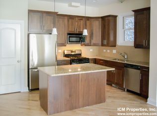 3231 N Kenmore Ave #1F, Chicago, IL 60657