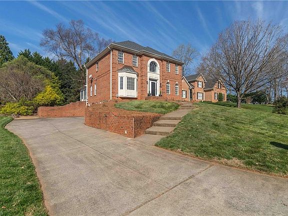 3rd image of 1030 Wild Dogwood Ln