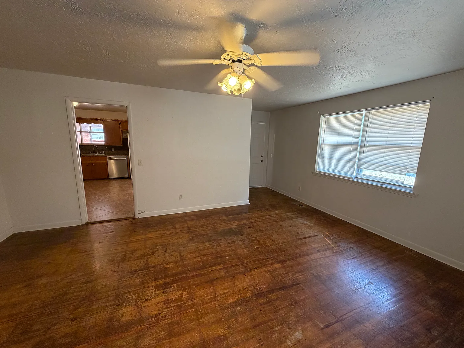 3 bed, 1460 sqft, $1,375 — Photo 2