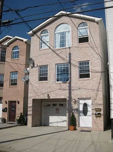 52 Belmont Ave #1 — Photo 2