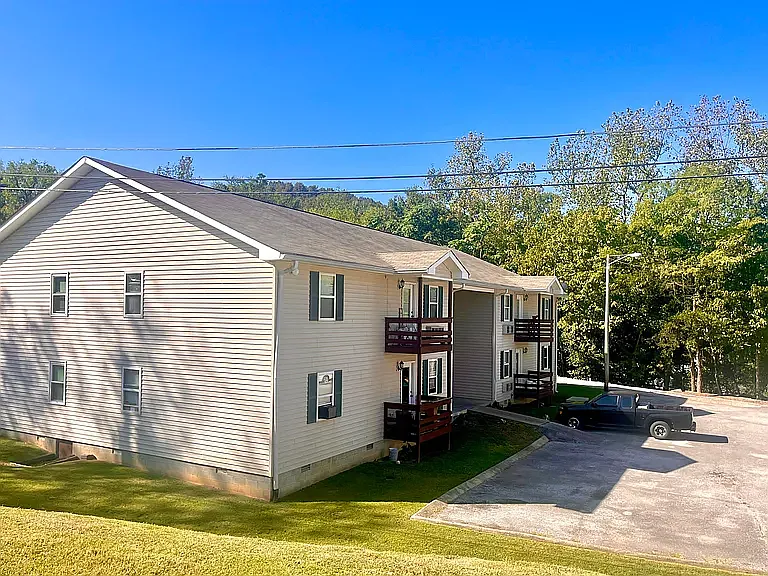 Highlander Apartments — Photo 8