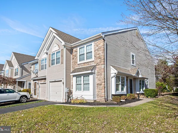 324 Monterey Pl, Newtown, PA 18940