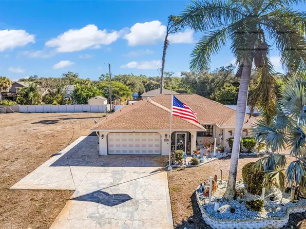 2298 Cedarwood St, Pt Charlotte, FL 33948