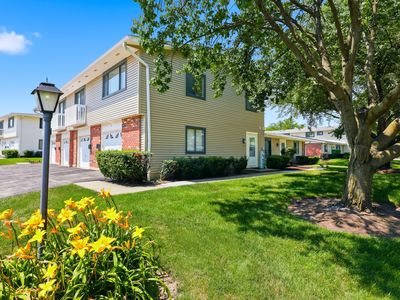 127 Fairlane Ct APT D, Bloomingdale, IL, 60108