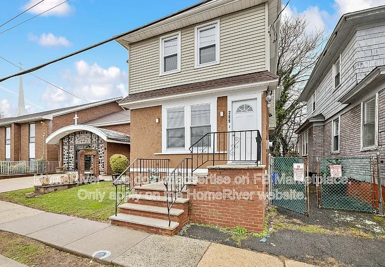 289 Hilton Ave — Photo 38