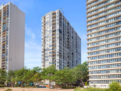 5757 N Sheridan Rd APT 10C, Chicago, IL, 60660
