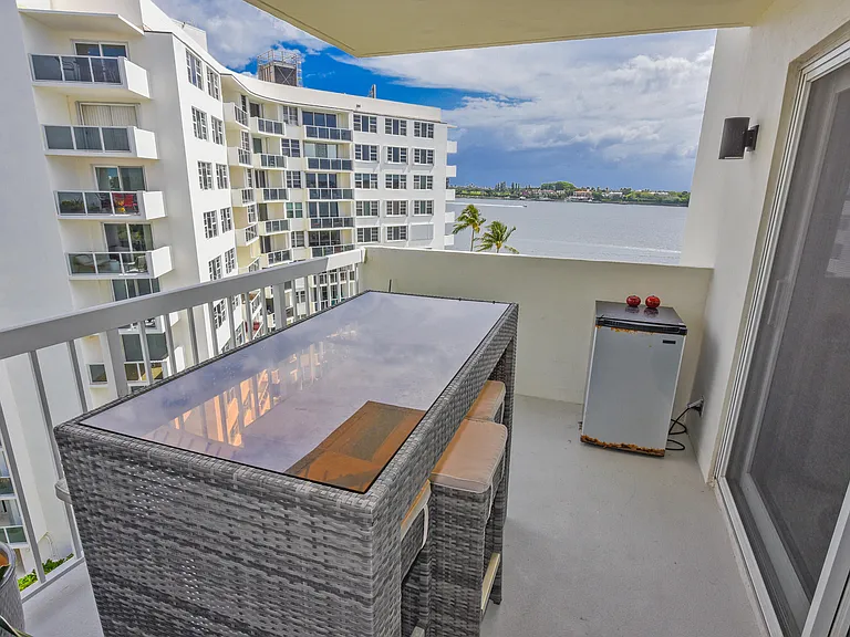 2600 N Flagler Dr #803 — Photo 32