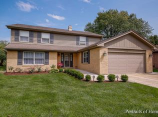 1461 Castlewood Dr, Wheaton, IL