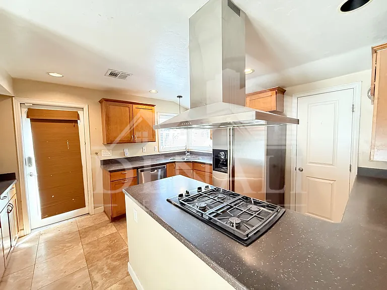 1326 W Palm Ln — Photo 8