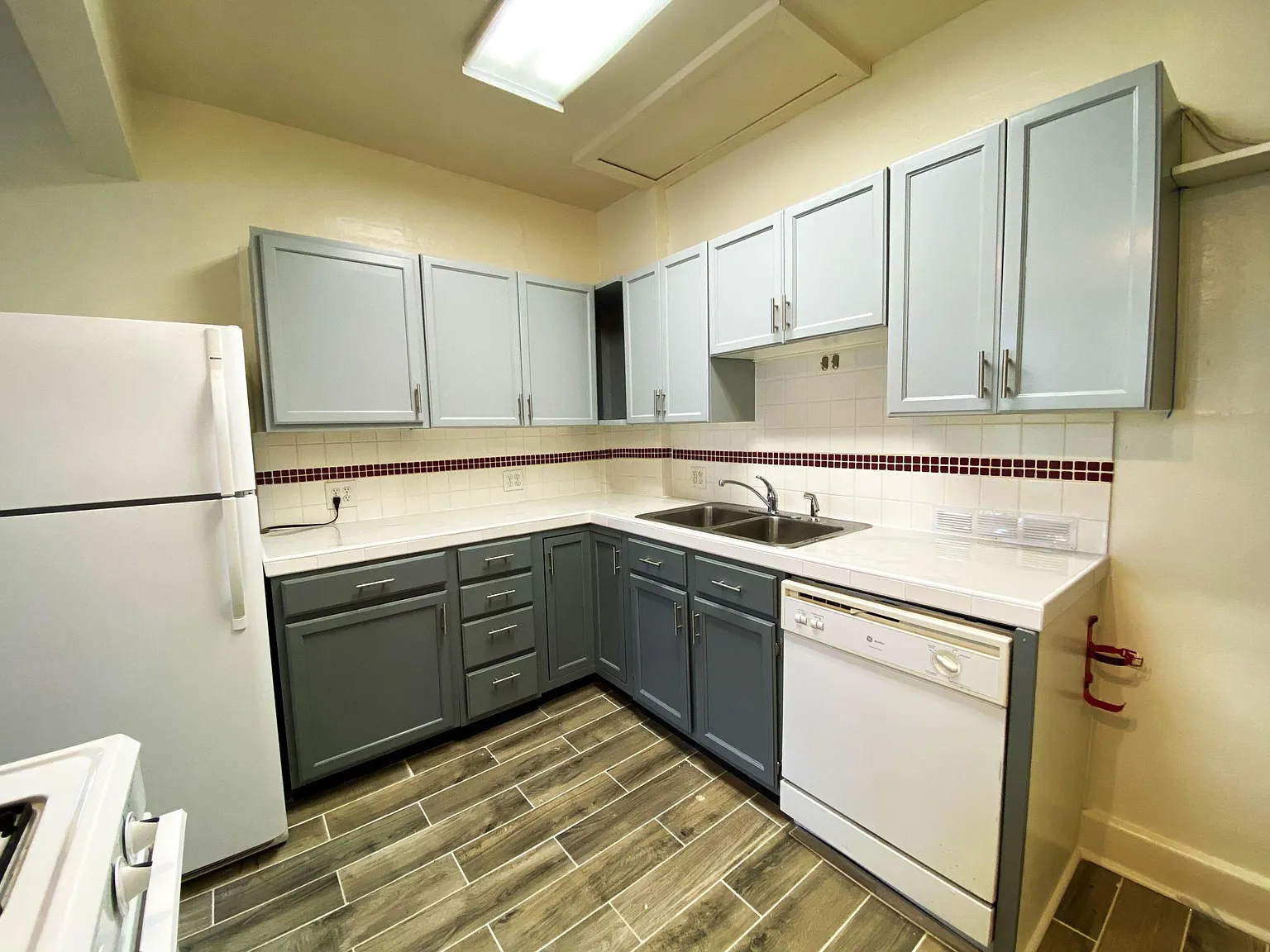 3 bed, 1300 sqft, $1,250 — Photo 2