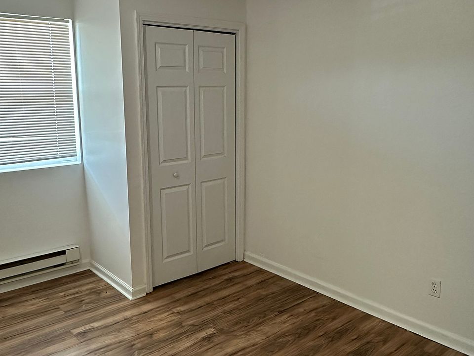 2nd image of 425 W Service Rd N #7