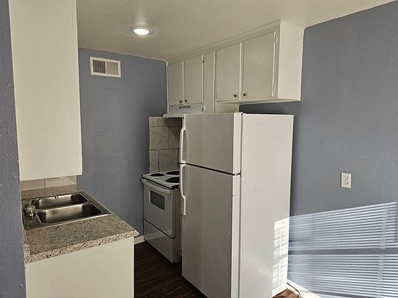 5th image of 306 N Gilmer St APT 212