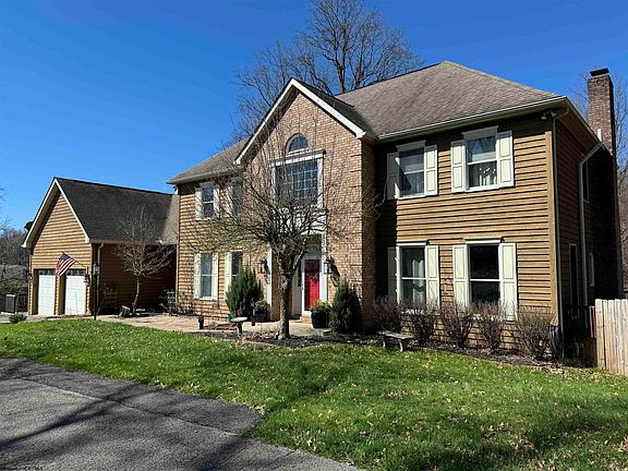 4th image of 18 Briarwood Ter
