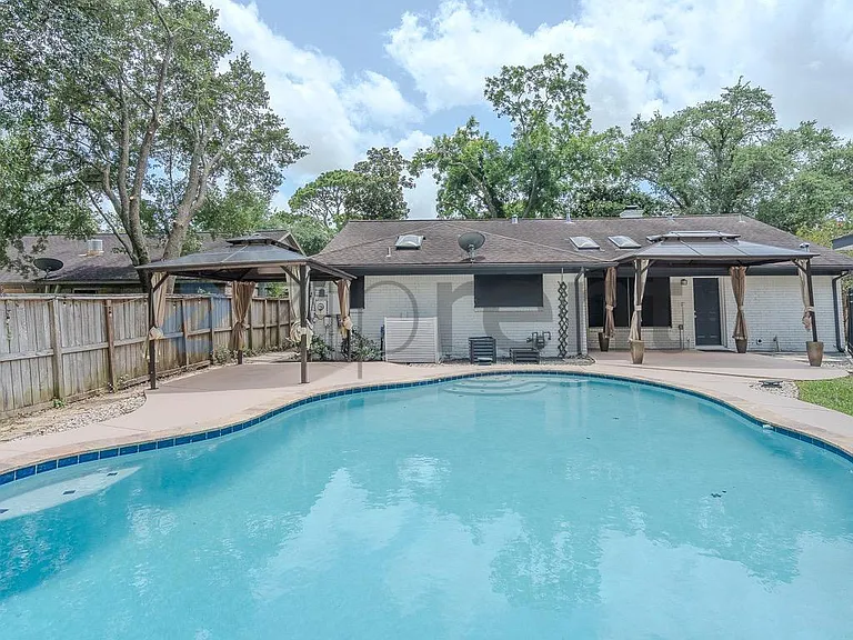15443 Blackhawk Blvd — Photo 36