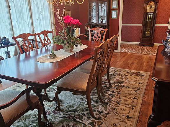 5th image of 720 Norfolk Pl
