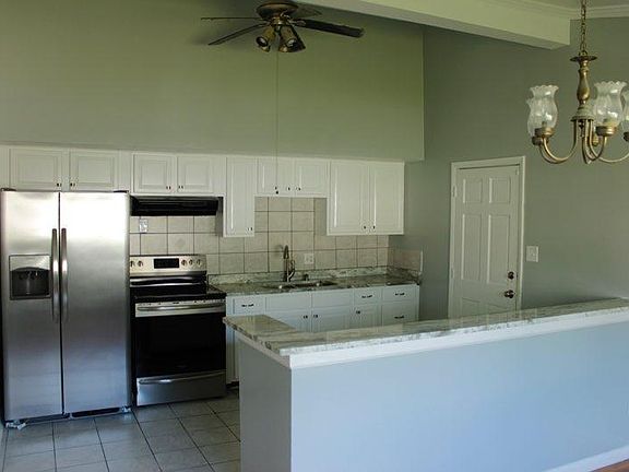 3rd image of 16 Barron Dr