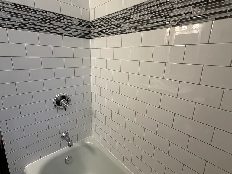 2452 N Hamlin Ave #2 — Photo 10