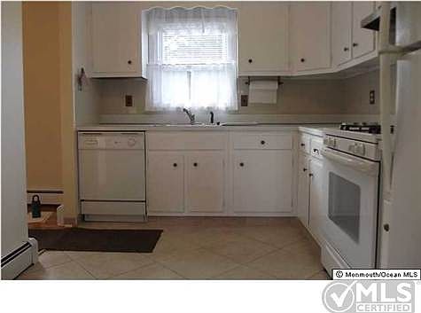 2nd image of 1093 Edgebrook Dr S
