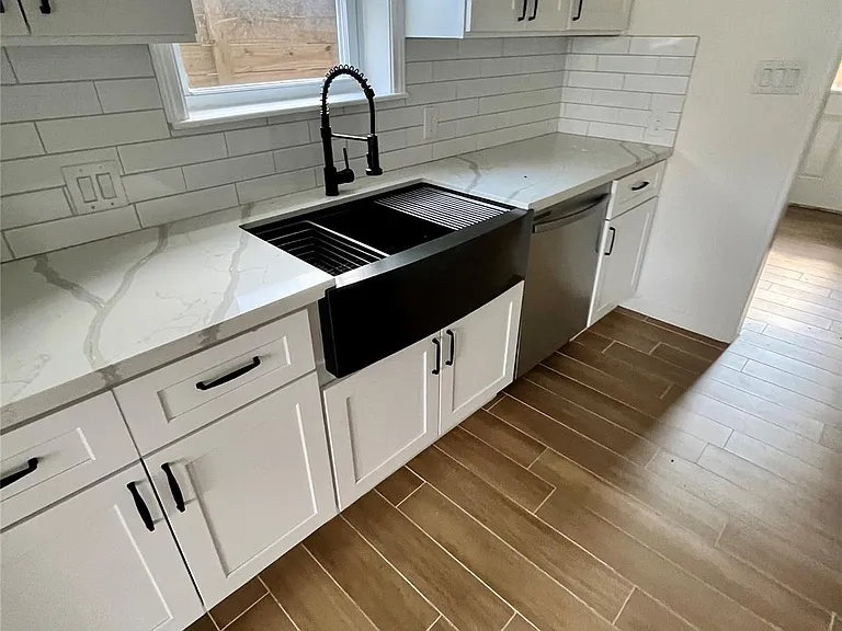 302 Moody St — Photo 11