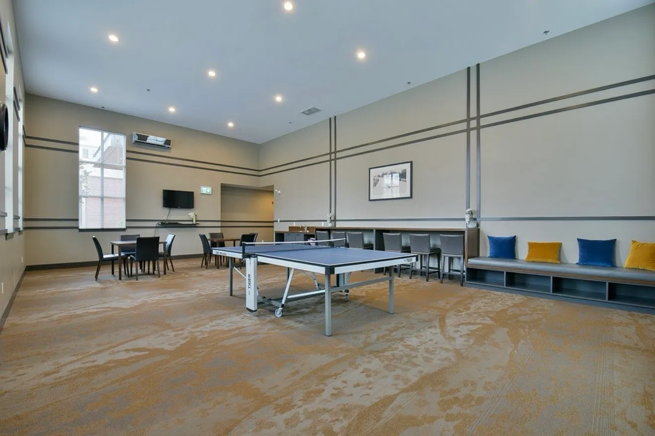 2 bed, 875 sqft, $2,400 — Photo 3