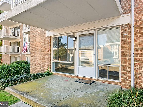 3rd image of 2621 Redcoat Dr #222