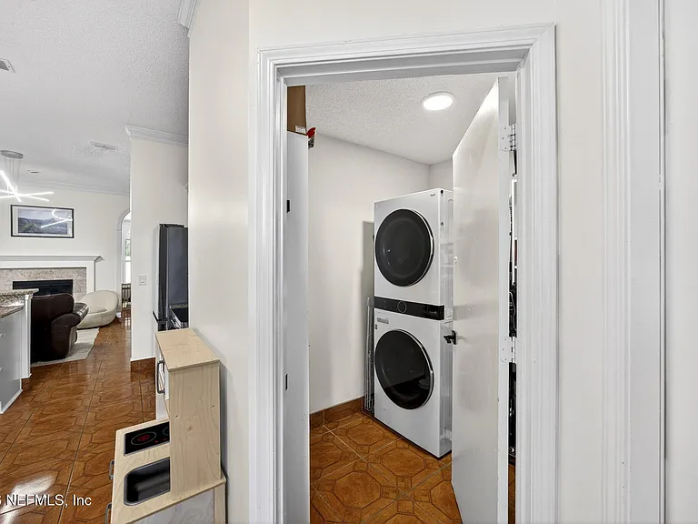 9515 Broken Oak Blvd — Photo 23