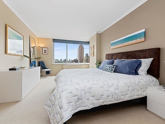 3rd image of 2250 Broadway APT 16A
