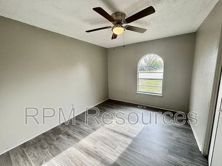 720 Willow Run — Photo 21