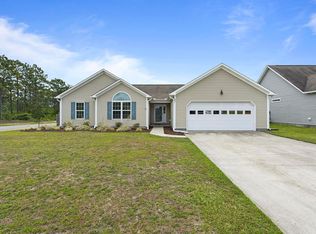401 Tree Ct, Holly Ridge, NC 28445