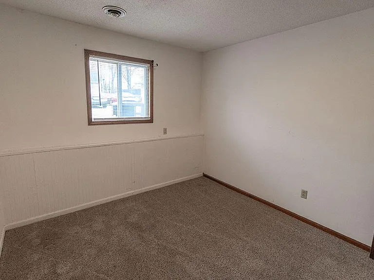 2908 Leeway Dr #D — Photo 16