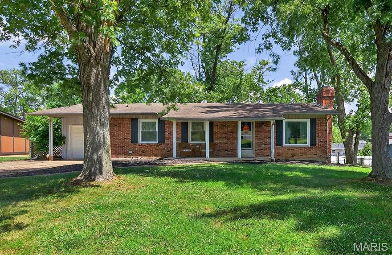 4 bed, 2200 sqft, $2,595 — Photo 1