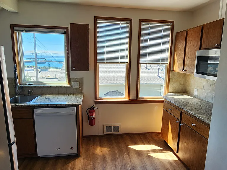 2230 Grand Ave — Photo 5