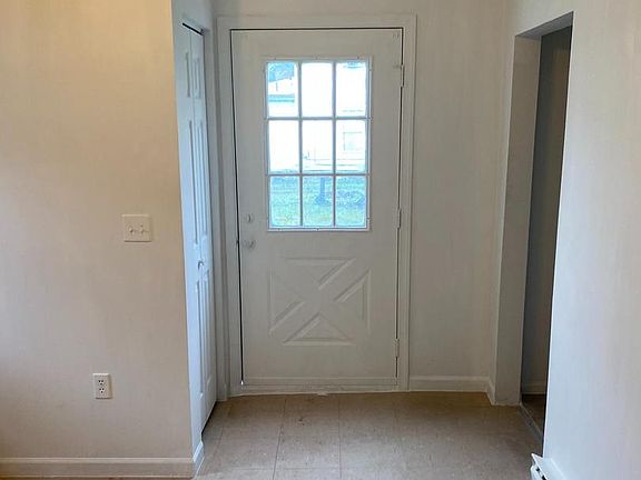 3rd image of 809 Peachblossom Ave