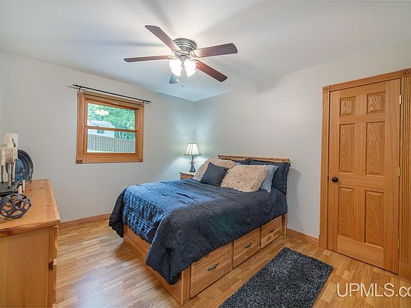 3rd image of 1521 Lincoln Ave