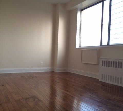 5th image of 44 Sidney Ave W #19E