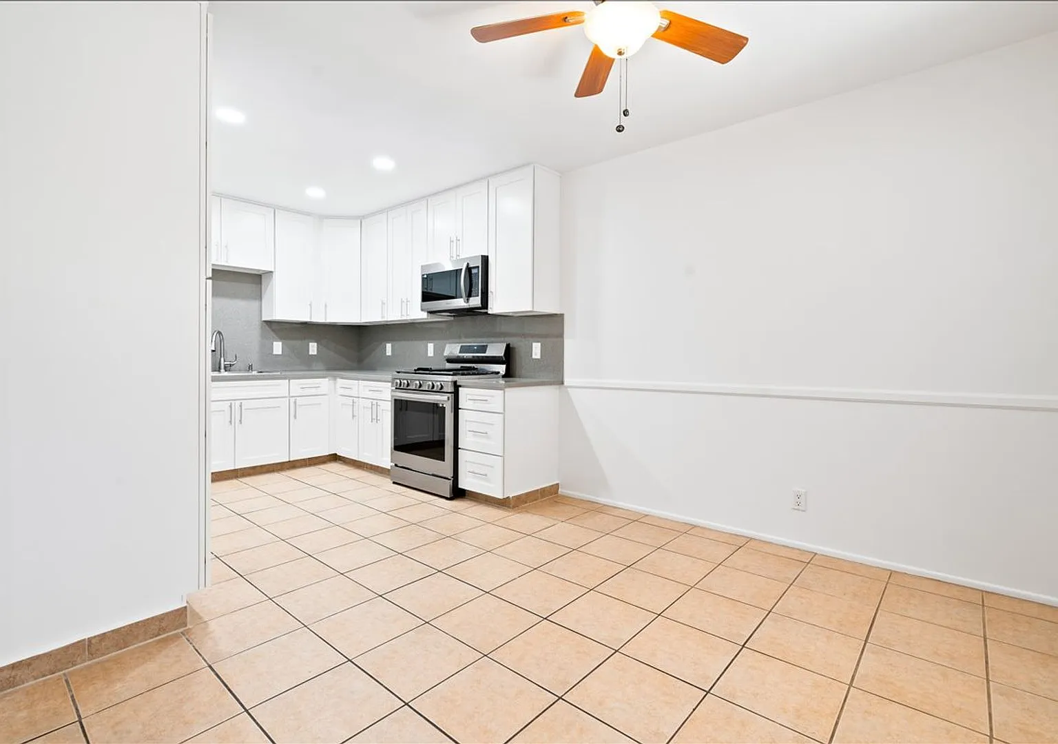 135 S. Belmont St — Photo 3