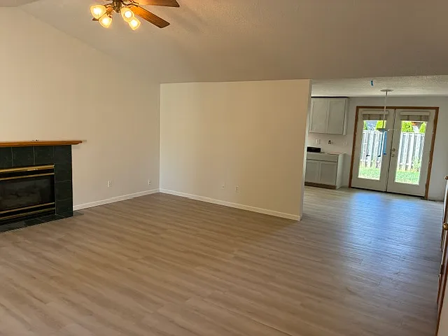 3 bed, 1200 sqft, $2,595 — Photo 3