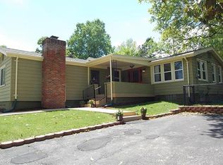 5700 Heege Rd, Saint Louis, MO 63123