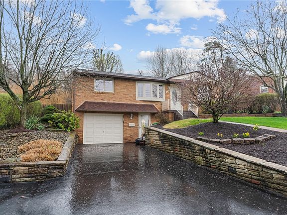 2nd image of 431 Torwood Ln