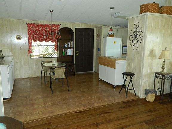 3rd image of 2425 Harden Blvd #203