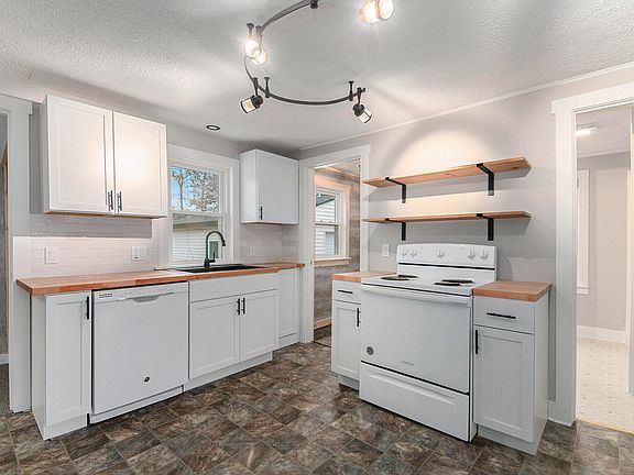 2nd image of 1008 Henderson St