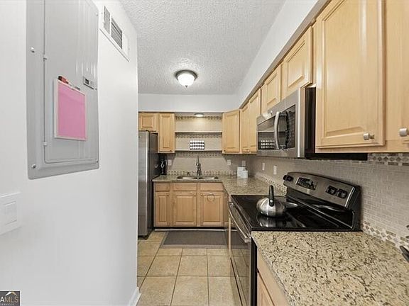 5th image of 225 Triumph Dr NW