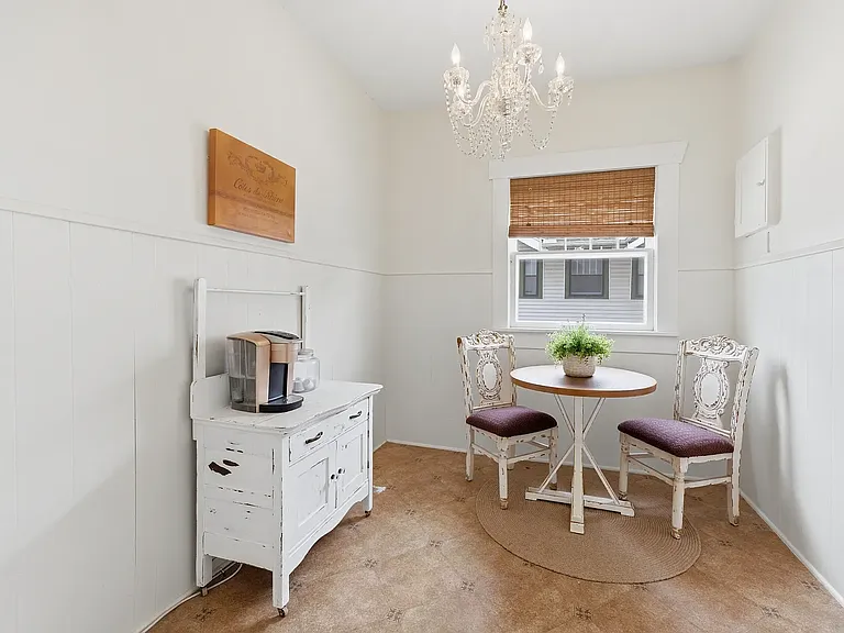 411 N Clifton Ave — Photo 15