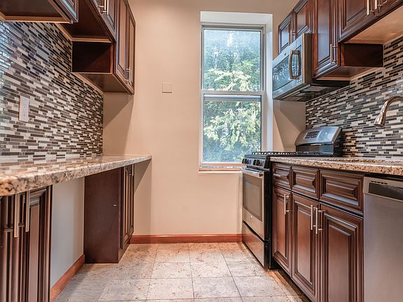 2nd image of 126 Jefferson Ave #2I