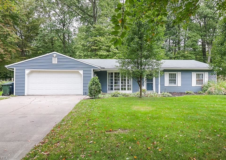 1st image of 214 Crestwood Dr
