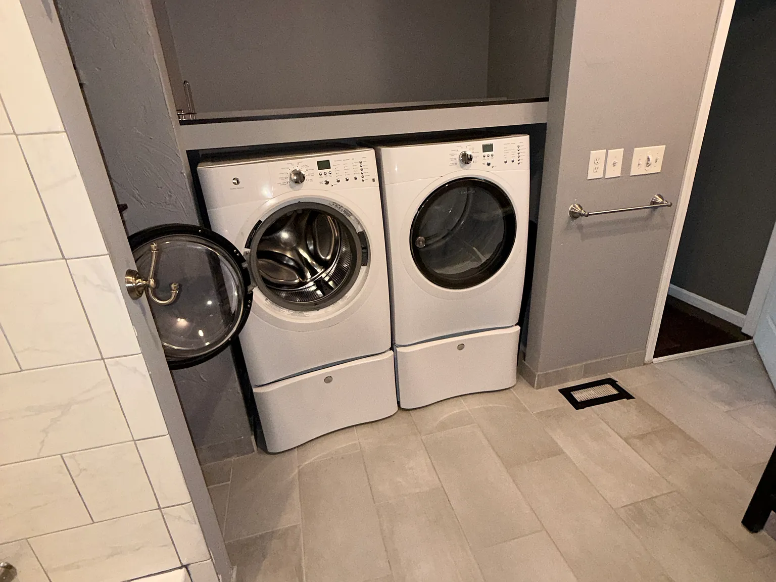 3 bed, 1200 sqft, $3,100 — Photo 4